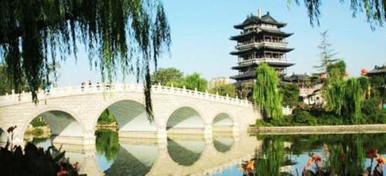 根據天氣預報,新的一周濟南氣溫幾乎都在30℃以上,涼爽的日子一去不復返。