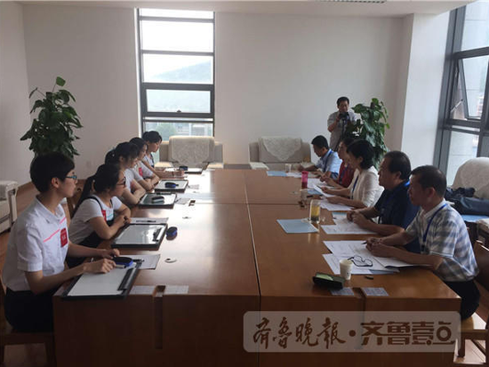 19日,山東師范大學(xué)綜合評價招生考試現(xiàn)場,考試采用無領(lǐng)導(dǎo)小組討論形式。齊魯壹點 記者許亞薇攝