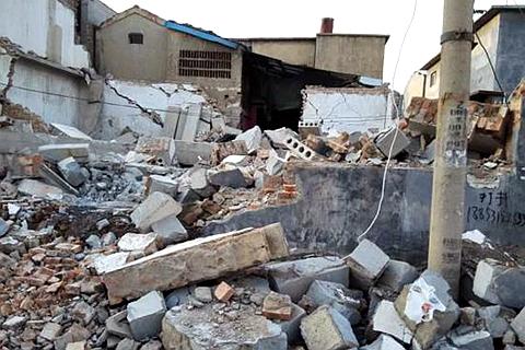 案發地是濟南史上最大的單體拆遷項目;律師認為此前當地開發建設指揮部下發的強制拆除通知書違法;當地200多名村民自發署名欲保出楊玉波
