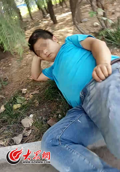 事故發(fā)生后，傷者丁某被送到路邊綠化林陰涼休息