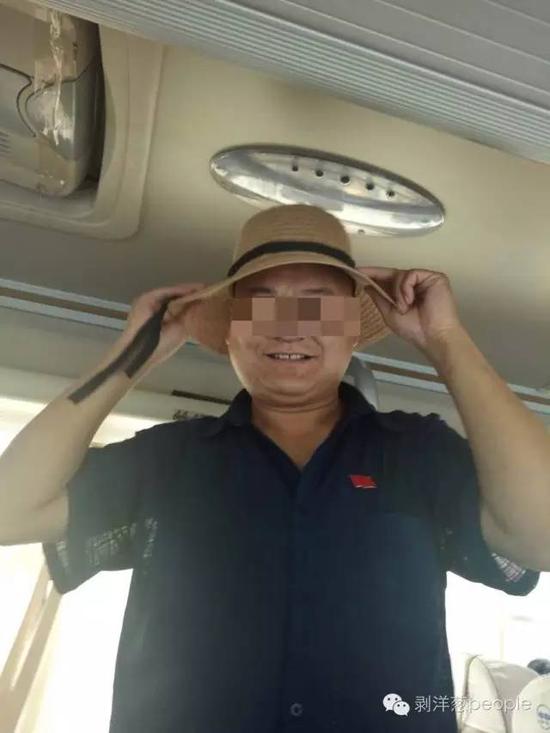 鎮(zhèn)干部李坤。
