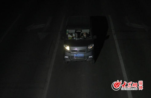 監控拍到嫌疑人駕駛魯C牌照車輛的圖像