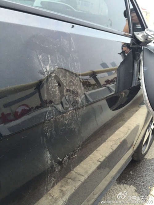 孫先生的車受損嚴重
