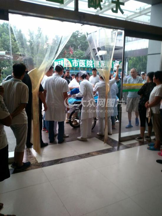 傷者送到聊城市人民醫(yī)院接受治療