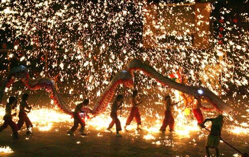 济南市旅游发展委员会推出 夜旅游指南 引爆泉