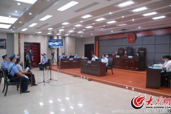 庭审现场 图片来自泰安市中级人民法院官方微博