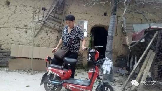 此前,大衣哥展示過自己的幾輛“豪車”。