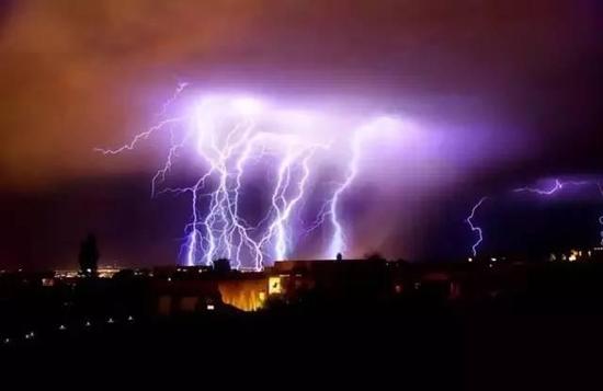 今天(9月12日)省氣象臺繼續發布雷電黃色預警,萊蕪、煙臺和威海都有雷雨(資料圖)