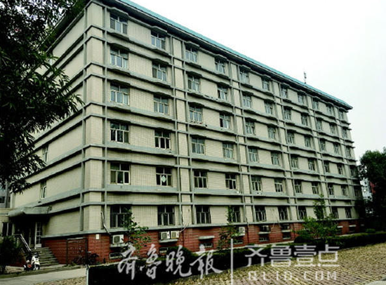 亞星化學將要出售的位于濰坊的公寓樓。齊魯晚報·齊魯壹點 記者 孫國祥 攝