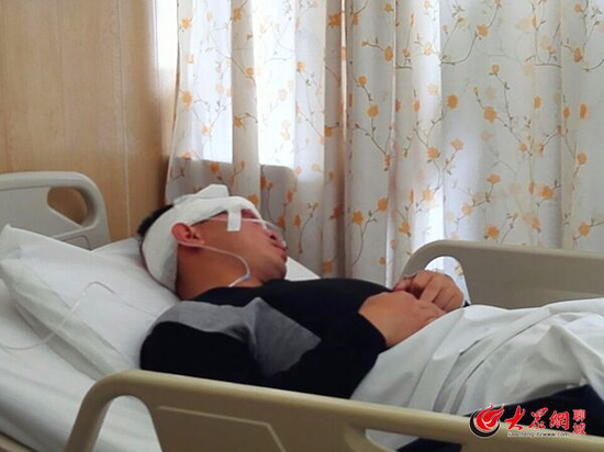 受傷交警目前已脫離生命危險。