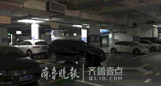 濟南某小區內的地下停車場,小區居民介紹,絕大部分車位都賣了出去。 齊魯晚報·齊魯壹點 記者 韓笑 攝