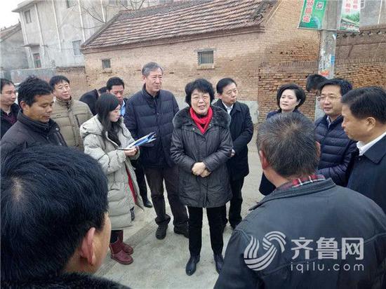 省委宣傳部副部長兼省文明辦主任劉寶蒞帶隊在菏澤鄄城農(nóng)村督導(dǎo)