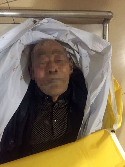 警方在濟南黃河大橋東側約300米河道內發現的無名男尸。