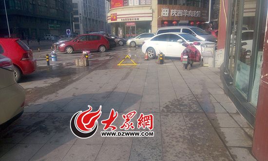 據(jù)孟女士介紹,當時趙某的車就停在圖中空白位置。