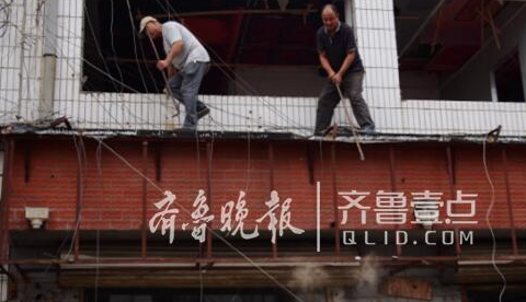 9月18日，为了给CBD让路，济南东部“香港街”——姚家路开拆。 本报记者 周青先  摄