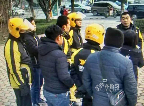 德州美团外卖小哥集体讨薪