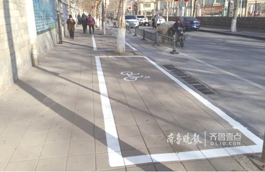 山東大學洪家樓校區西門一處停車點已經畫好