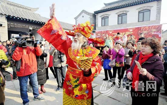 百花洲送福现场