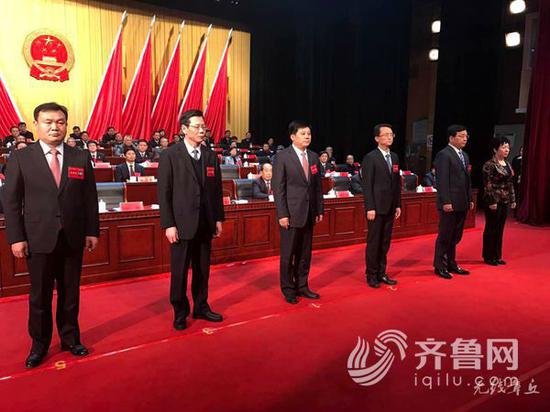 （從左到右：楊忠、王勇、韓偉、肖輝、滕培湯、王玉潔）