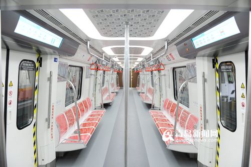 青島地鐵2號線首批列車內景