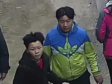 圖中兩人為監控探頭拍到的肇事逃逸者