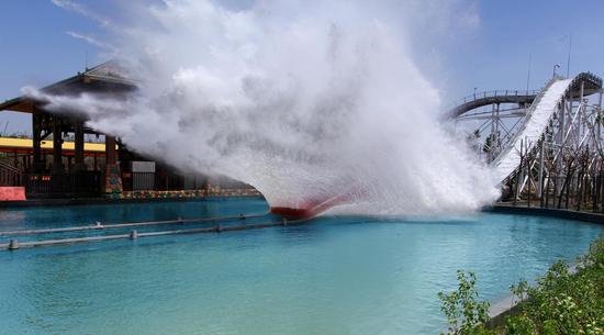 济南方特东方神画飞跃河谷
