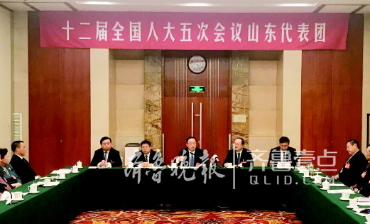 3月7日，十二届全国人大五次会议山东代表团团组会议向媒体开放。 记者 范佳 摄