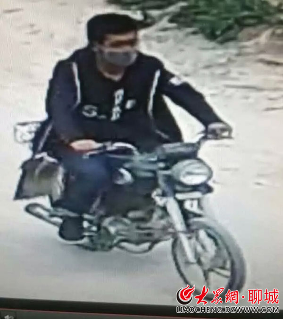 警方公布犯罪嫌疑人照片。
