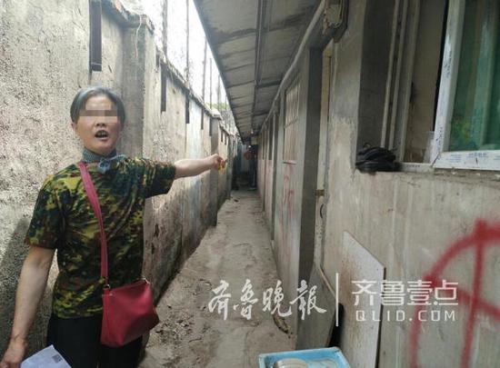 韓女士稱這些平房都是違建。齊魯晚報·齊魯壹點 記者杜洪雷攝