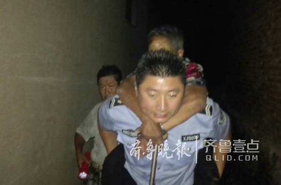 滿頭汗的輔警陳學帥。