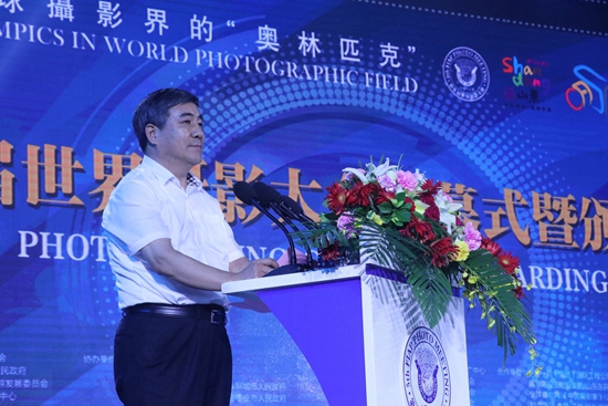 青岛市副市长朱培吉致辞（摄影：北寒）