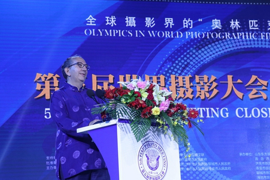 　　国际摄联主席里卡尔多·布西致辞（摄影：北寒）