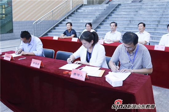 王涛副处长与学生处副处长杨秀、杨冠峰签署安全责任书