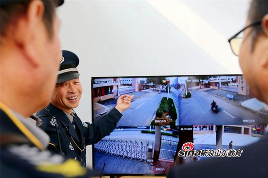 監控無死角，時刻保平安2 安保人員講述門口安保工作體會。