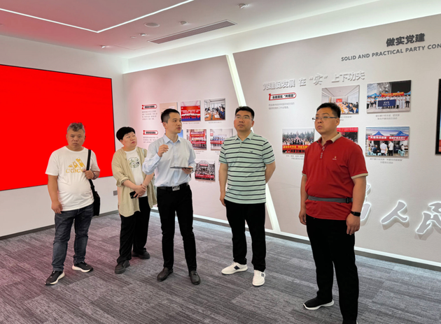 媒体参观爱尔企业文化馆
