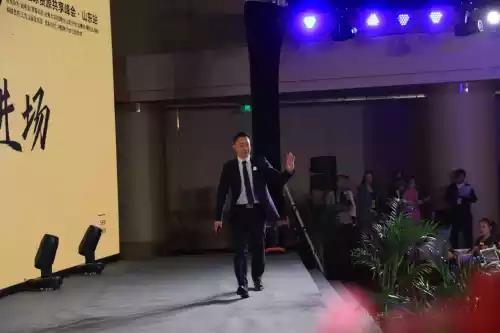 社电会执行总裁陈高庆红毯入场