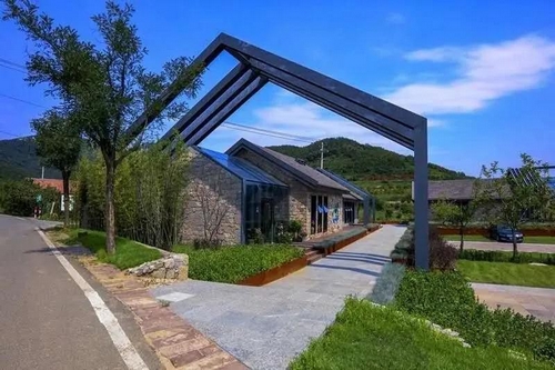 ▲齐鲁风情5号路董家楼北山乡居