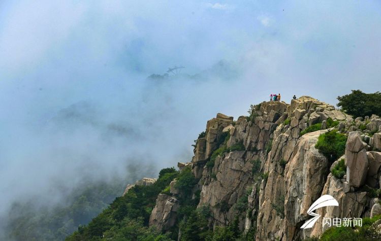  Mount Tai Clouds Come into Painting