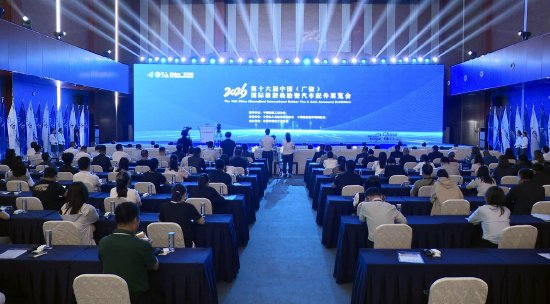 第十六届中国（广饶）国际橡胶轮胎暨汽车配件展览会 张华凯 钟艺馨 摄