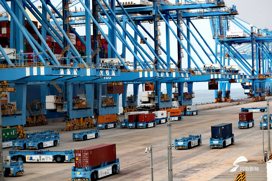 青岛港港口自动化刷新世界新纪录