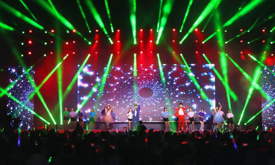 舞蹈《以青春之名》