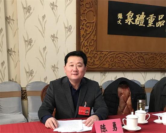 济南人大代表陈勇:力度 温度让泉城成一座暖城