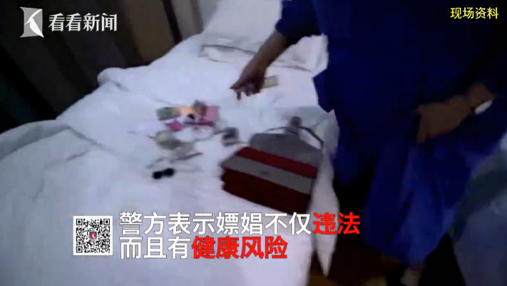 为了钱脱内衣_美女内衣内裤半脱图片(2)