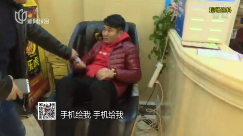 为了钱脱内衣_美女内衣内裤半脱图片(2)