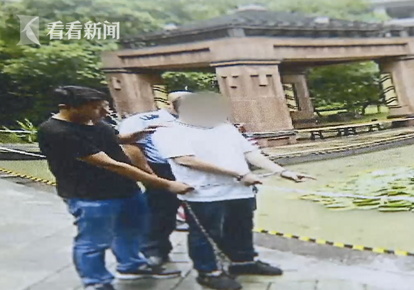 经济拮据_因经济拮据,患病男子自购手术刀切肿瘤 泪