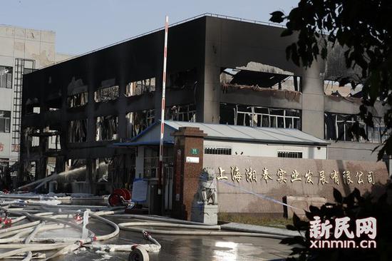 上海奉贤一化工厂起火火势已控制 周边没有居