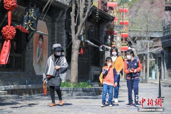 4月23日，北京古北水镇景区及旗下酒店恢复对外开放。中新社记者 贾天勇 摄