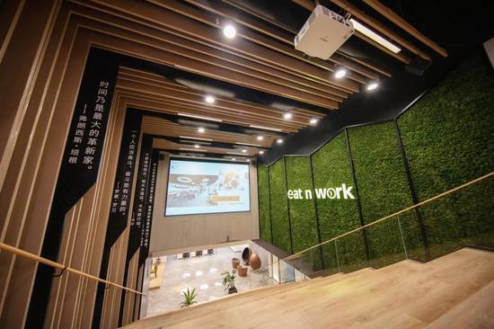 融合美食与共享办公于一体的，创新型办公空间eat n work