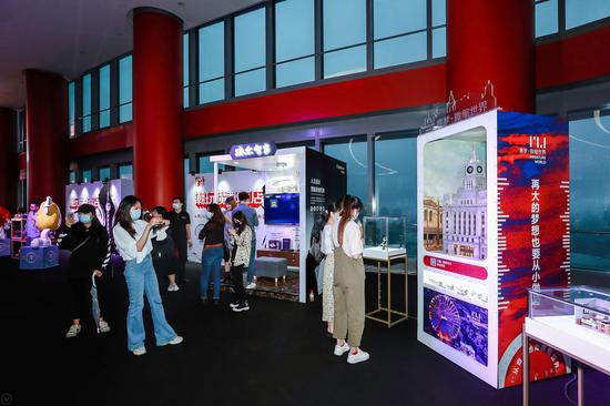 6月5日晚，首届“上海潮生活节”开幕。