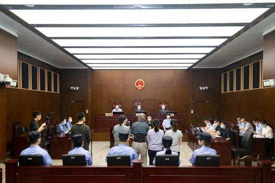“上海一中法院 ”微信公号 图
